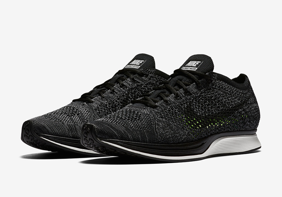 526628-005,Flyknit Racer,Nike 526628-005 全黑首次呈现！Nike Flyknit Racer “Blackout” 即将发售