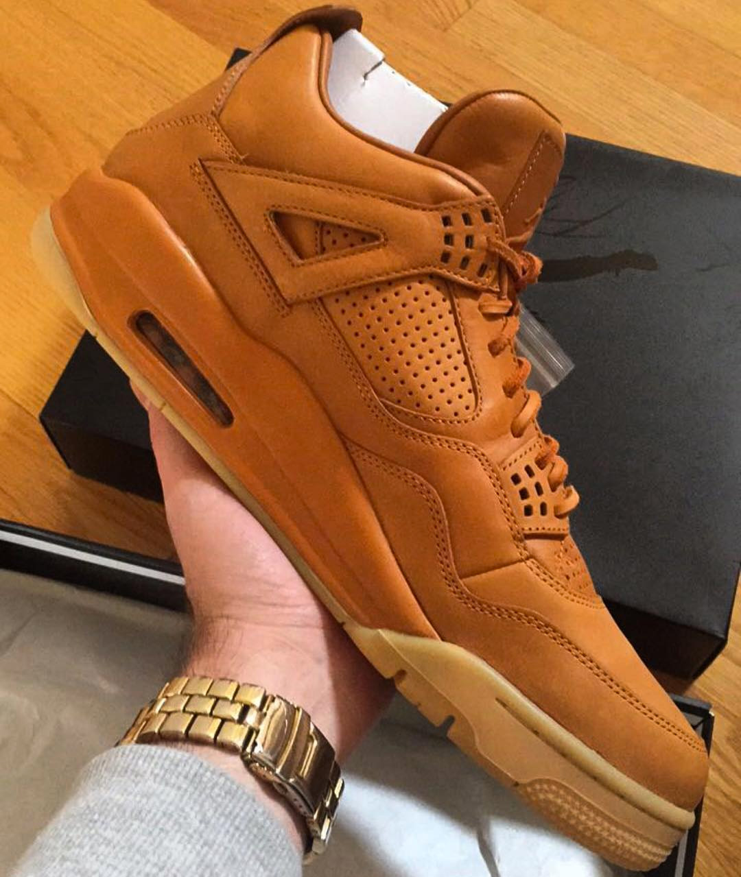 819139-205,AJ4,Air Jordan 4 819139-205AJ4 本月发售！Air Jordan 4 Premium “Wheat” 实物新图