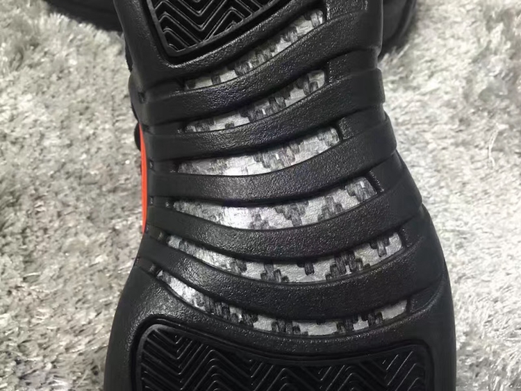 AJ12,Air Jordan 12,308317-003 鞋身一抹亮橙!Air Jordan 12 Low “Max Orange” 细节近览 AJ12,Air Jordan 12,308317-003 鞋身一抹亮橙!Air Jordan 12 Low “Max Orange” 细节近览