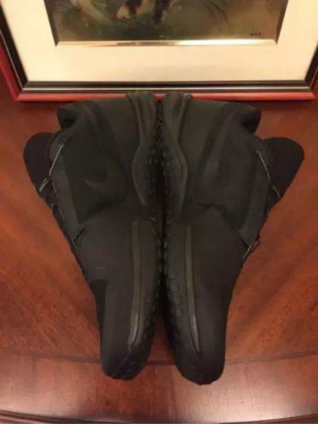 Nike,Kobe AD 自动系鞋带?Nike Kobe AD “Triple Black” 样品曝光 Nike,Kobe AD 自动系鞋带?Nike Kobe AD “Triple Black” 样品曝光