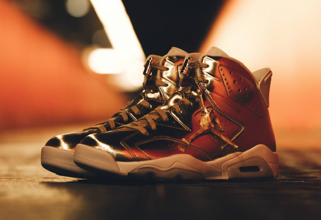 AJ6,Air Jordan 6,854271-730  身披金甲！Air Jordan 6 Pinnacle Metallic Gold 上脚近赏