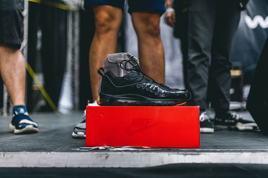 球鞋上脚,明星上脚  看看 SneakerLAH 球鞋展上最贵的 20 双球鞋