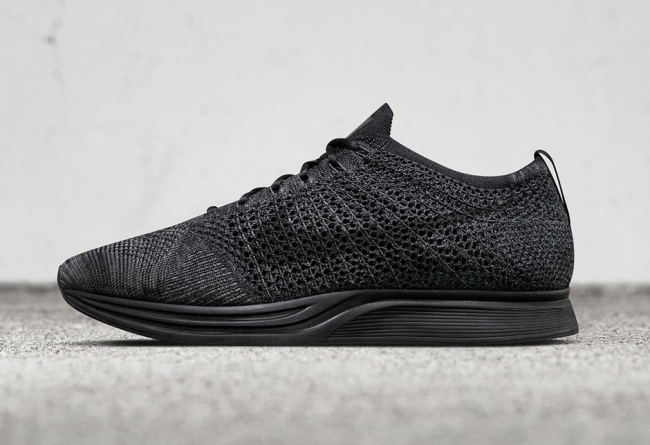 526628-009,Flyknit Racer,Nike 526628-009 全黑首次降临！Nike Flyknit Racer “Triple Black” 月底发售