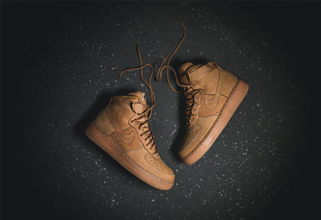 882096-200,AF1,Air Force 1,Nik 882096-200AF1 男女款齐发！小麦 Air Force 1 High “Flax” 将于下周登陆官网！