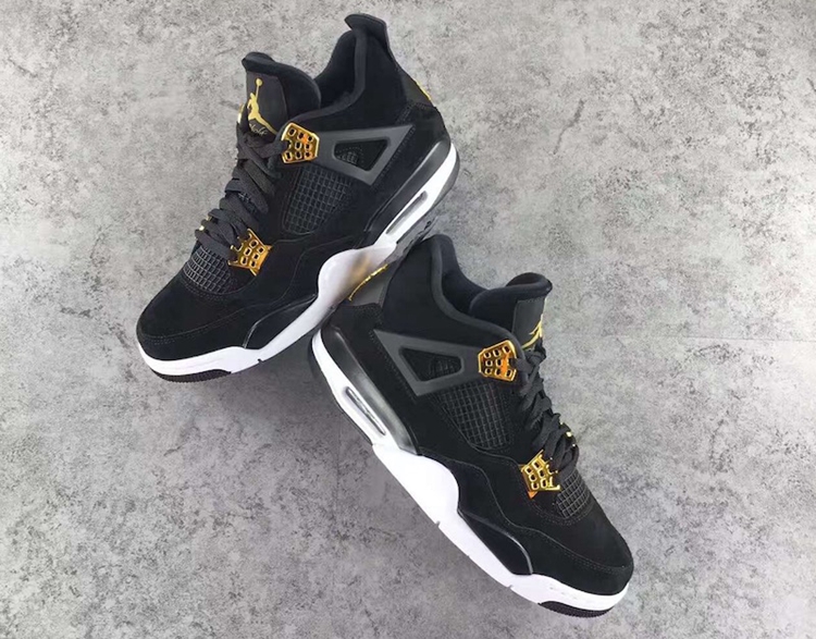 Air Jordan 4,AJ4,308497-032  这款黑金装扮的 Air Jordan 4 “Royalty” 可谓华丽又亲民