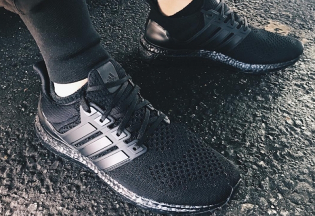 adidas,Ultra Boost,Ultra Boost  原价入手人气黑魂！Ultra Boost “Triple Black” 官网明早发售