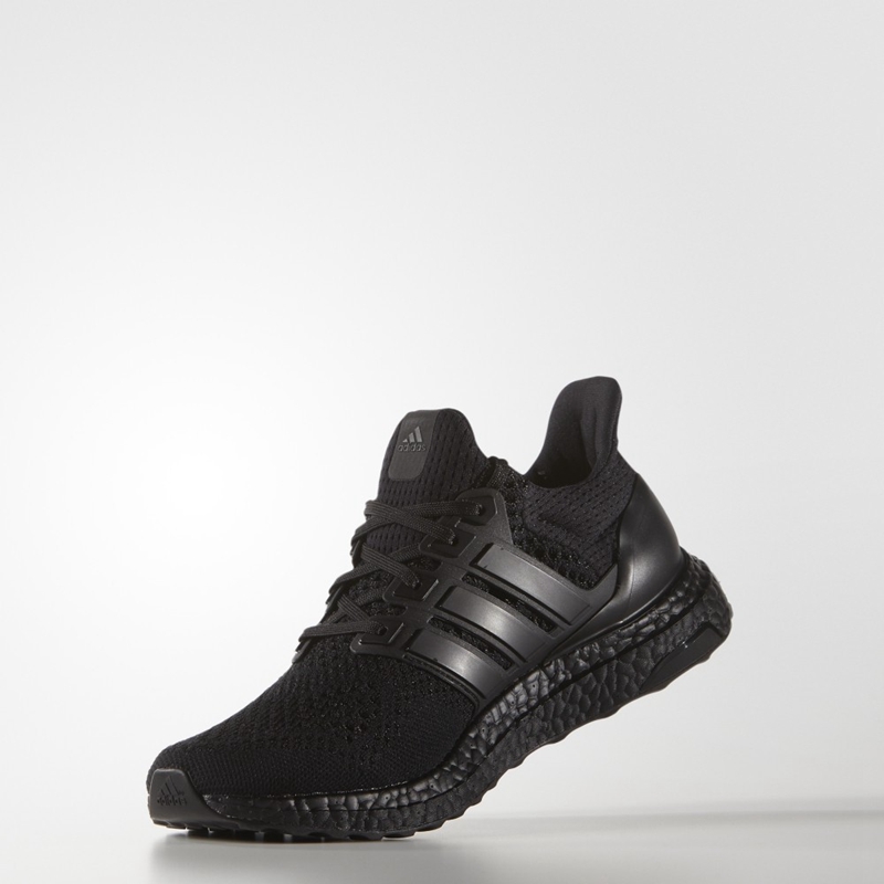 adidas,Ultra Boost,Ultra Boost  原价入手人气黑魂！Ultra Boost “Triple Black” 官网明早发售