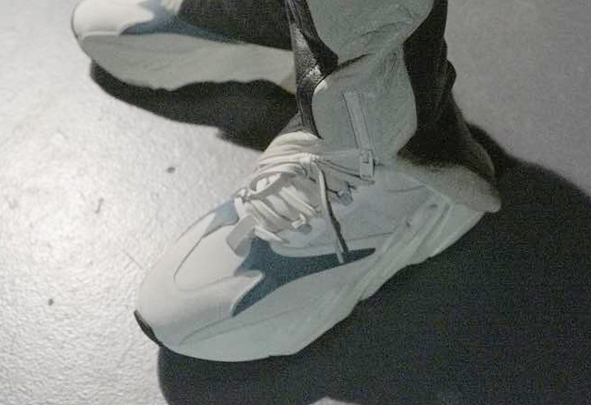 Yeezy 700 Runner,Yeezy Runner  传言名称为 Yeezy 700 Runner！侃爷新鞋正式亮相