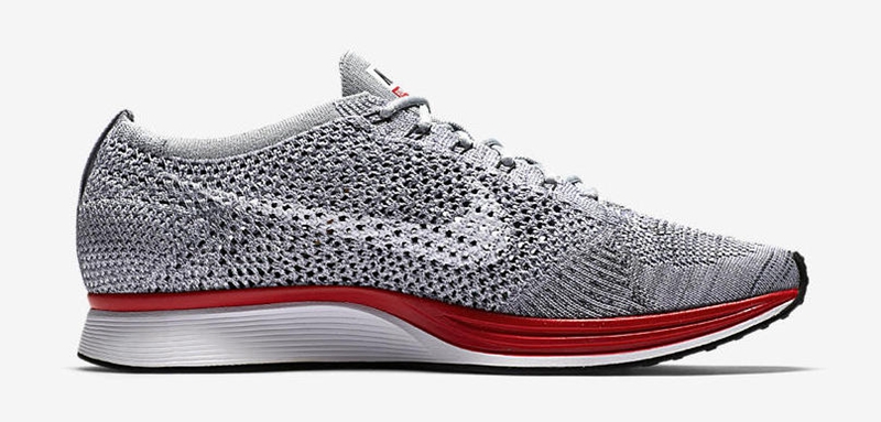 Nike,Flyknit Racer,526628-013  百搭神器！灰红 Nike Flyknit Racer 官网现已上架