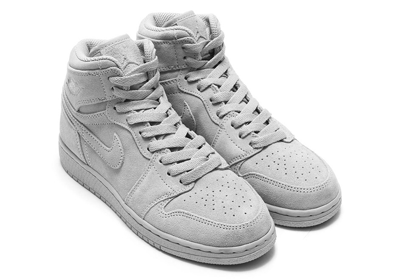 jordan brand,AJ1,麂皮  纯色风暴！Air Jordan 1 Retro High 麂皮版本亮相