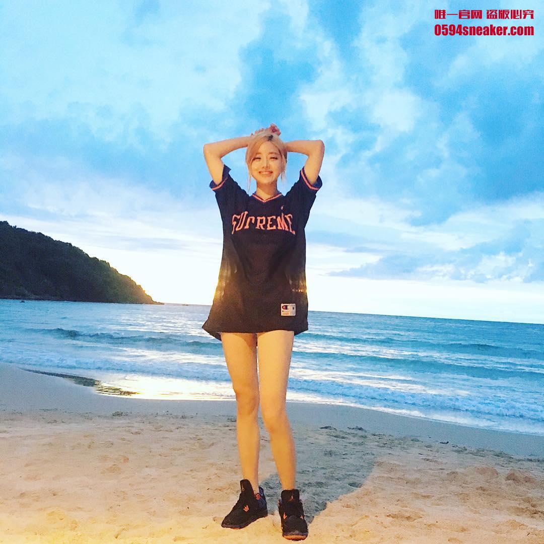 球鞋上脚,明星上脚  新欢旧爱难割舍！看看女神们最近穿了什么鞋！