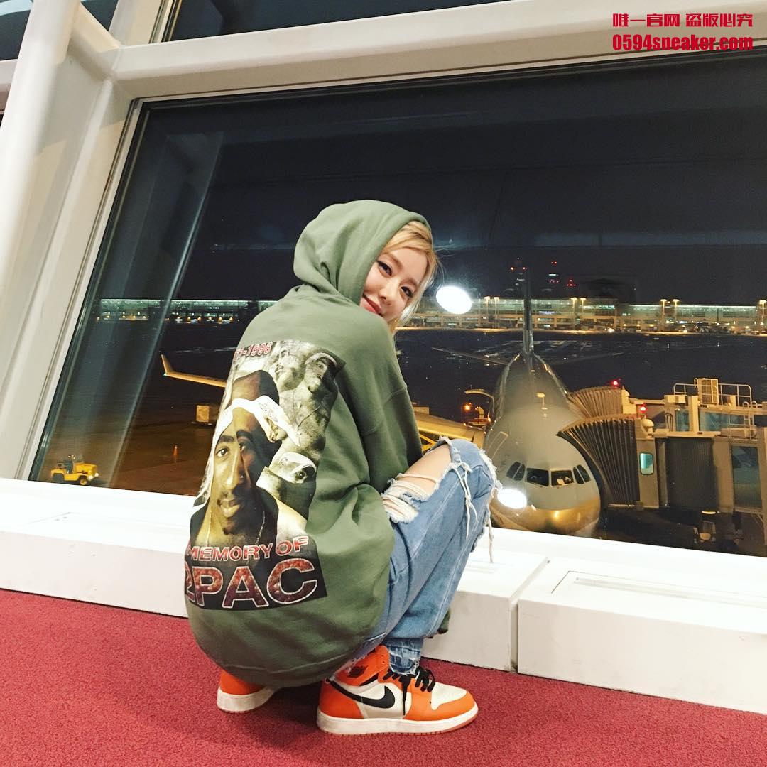 球鞋上脚,明星上脚  新欢旧爱难割舍！看看女神们最近穿了什么鞋！