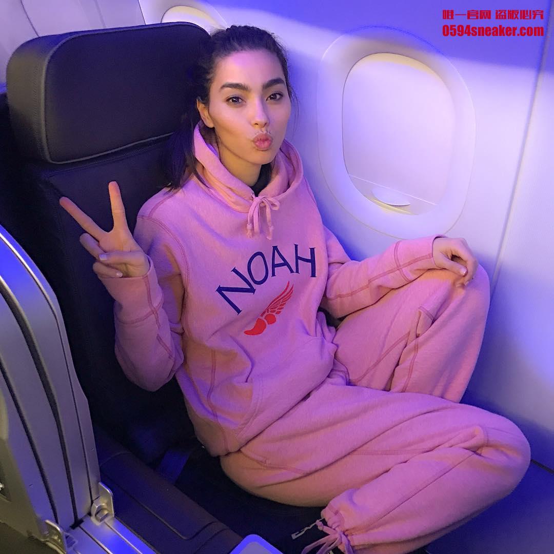 球鞋上脚,明星上脚  新欢旧爱难割舍！看看女神们最近穿了什么鞋！