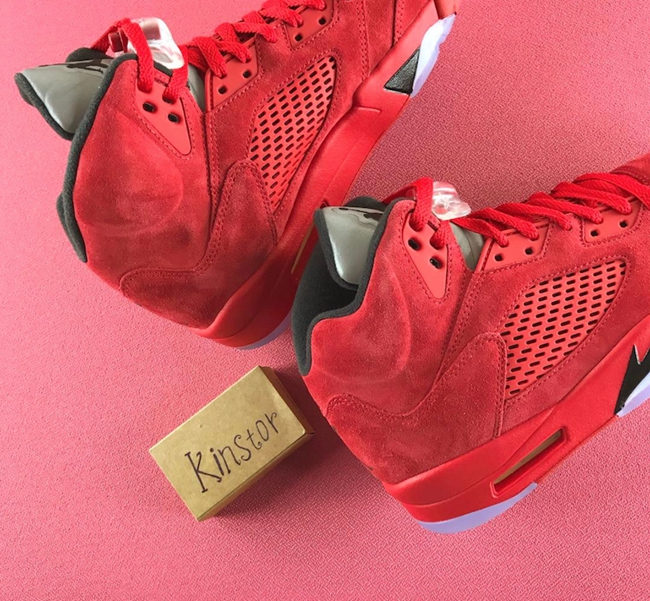 Air Jordan 5,AJ5,136027-602  愤怒公牛再现！Air Jordan 5 “Red Suede” 全新实物近览