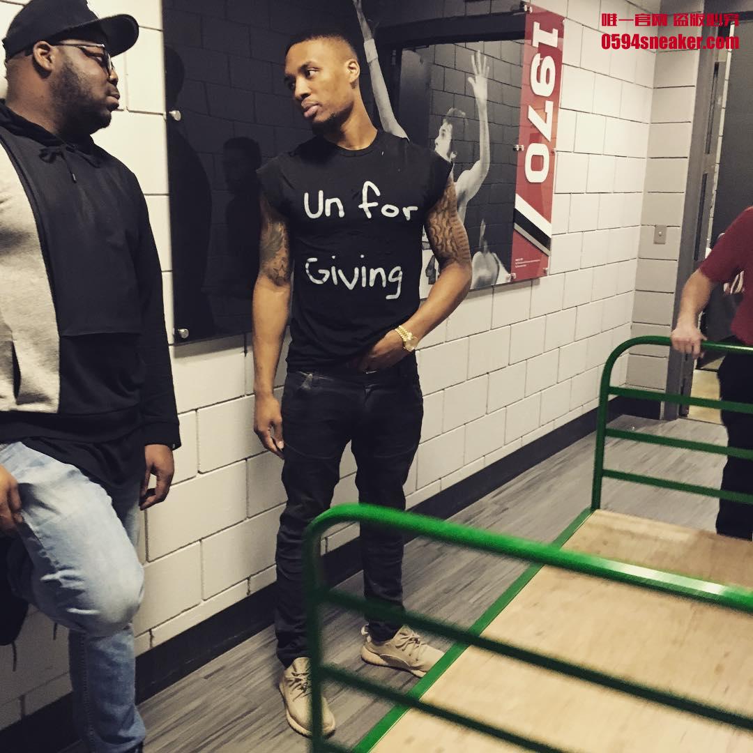 adidas,Yeezy Boost,NMD  这位 NBA 的说唱天王在赛场下都穿什么鞋？
