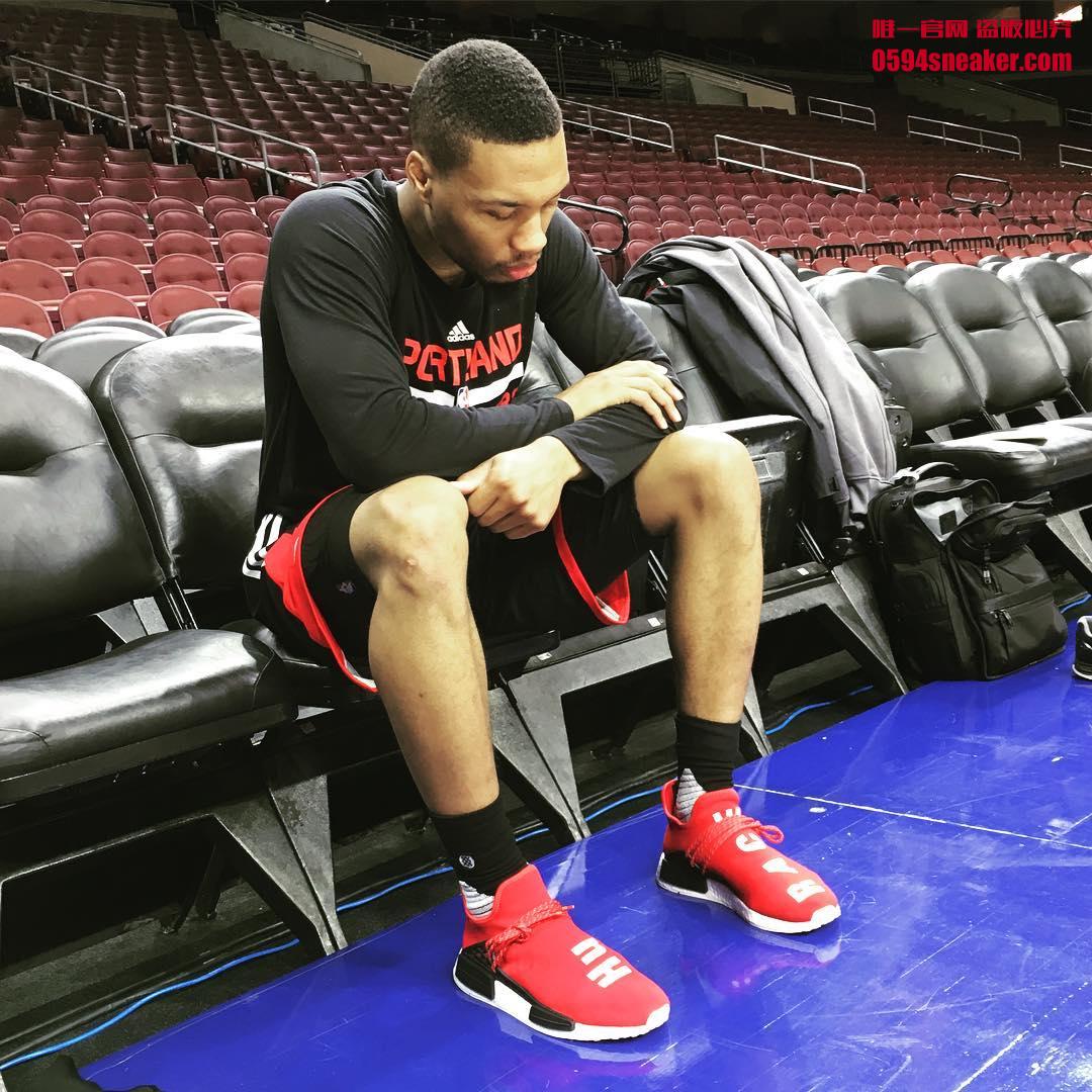 adidas,Yeezy Boost,NMD  这位 NBA 的说唱天王在赛场下都穿什么鞋？
