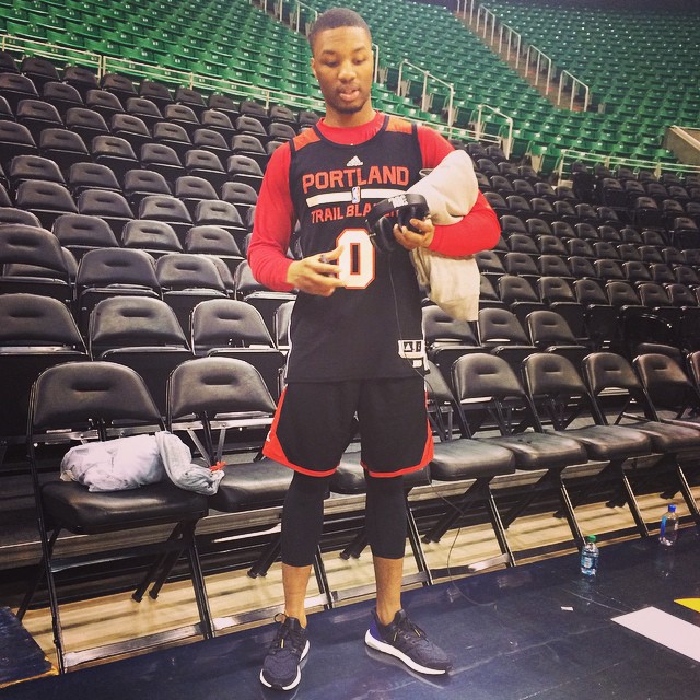 adidas,Yeezy Boost,NMD  这位 NBA 的说唱天王在赛场下都穿什么鞋？