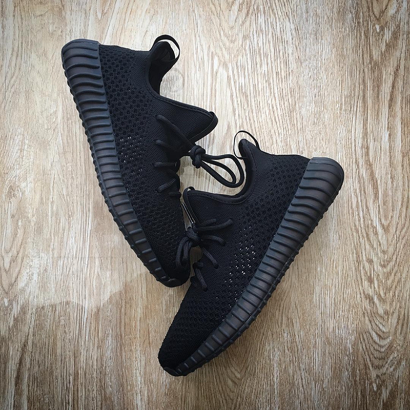 Yeezy 350 Boost V2,adidas 又出现一款镂空设计的 Yeezy!这回可不怕脏了 Yeezy 350 Boost V2,adidas 又出现一款镂空设计的 Yeezy!这回可不怕脏了
