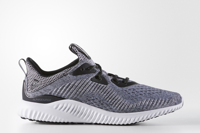 adidas,Alpha Bounce  这个口碑极佳的鲨鱼鞋，迎来了鞋面的全面升级！