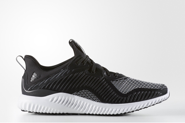 adidas,Alpha Bounce  这个口碑极佳的鲨鱼鞋，迎来了鞋面的全面升级！