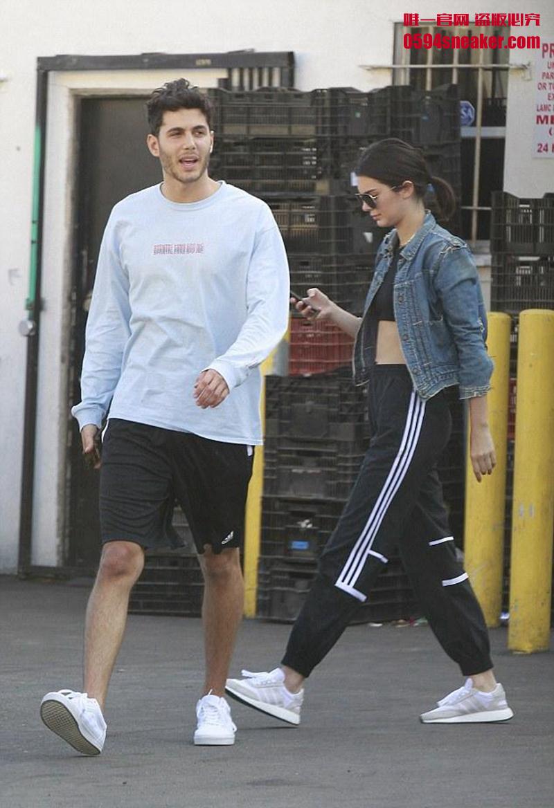 adidas,Iniki Runner,BB2101  超模 Kendall Jenner 上脚的这双鞋，你也可以轻松拥有！