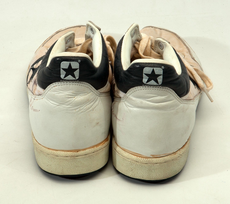 MJ,Converse  超过 3 万美金!乔丹生涯首个奥运冠军 GU 战靴现身拍卖会 MJ,Converse  超过 3 万美金!乔丹生涯首个奥运冠军 GU 战靴现身拍卖会