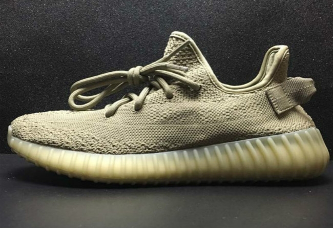 Yeezy 350 Boost V2,Dark Green,  ​回归大地色！这双 Yeezy 350 Boost V2 将在下月发售