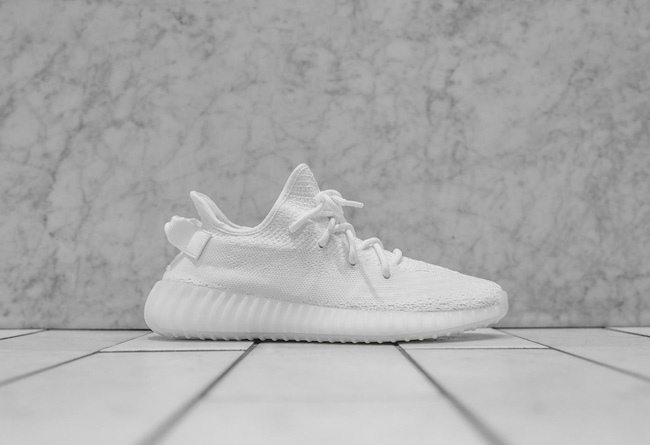 CP9366,Yeezy 350 Boost V2 CP9366 纯白 Yeezy 350 Boost V2 现在都什么价了？