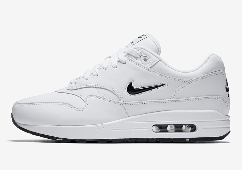 Nike,Air Max 1,918354-103​,918  个性又精致！迷你勾的 Air Max 1 “Jewel” 鞋底还暗藏惊喜！