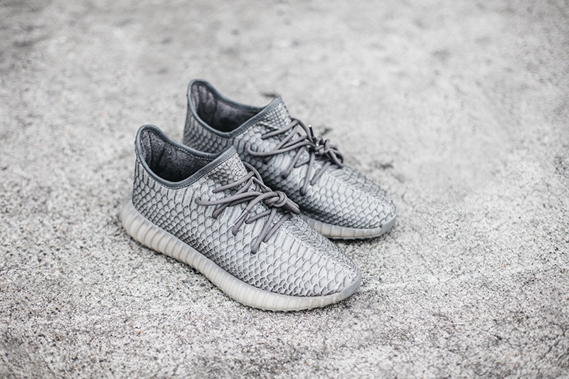 Yeezy 350 Boost V2,adidas,The  定价高达 00 美元！蟒蛇皮 Yeezy 350 Boost V2 定制版释出