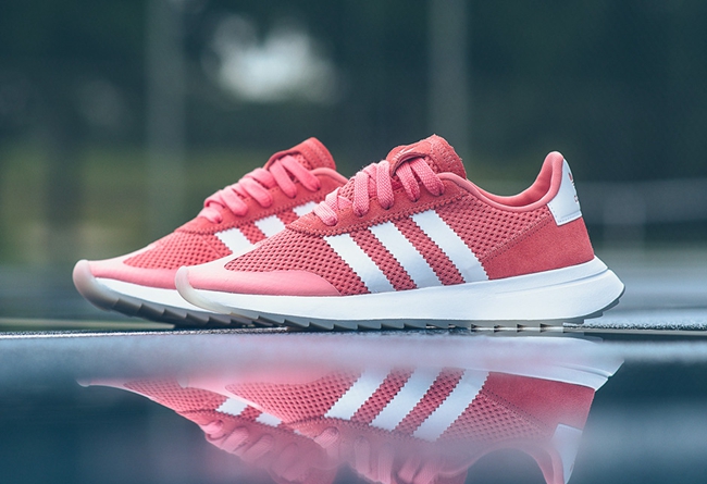 adidas,Flashback 清新又复古!两款女生专属的 adidas Flashback 实物释出 adidas,Flashback 清新又复古!两款女生专属的 adidas Flashback 实物释出