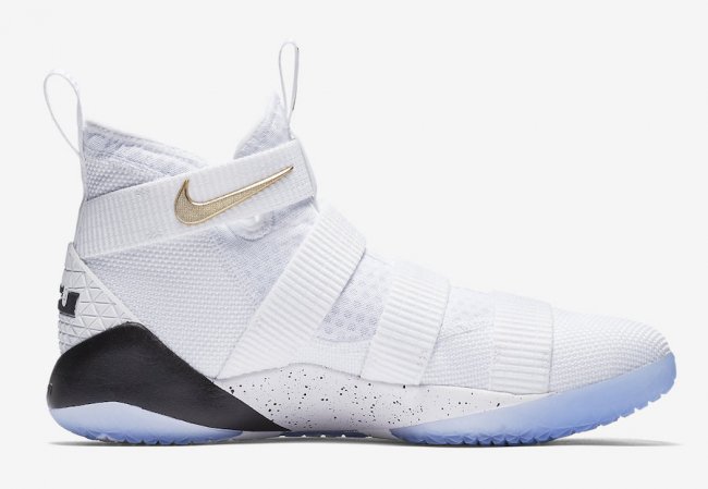 Nike,soldier 11,897644-101  实战党关注！Soldier 11 “Court General” 官网现已上架