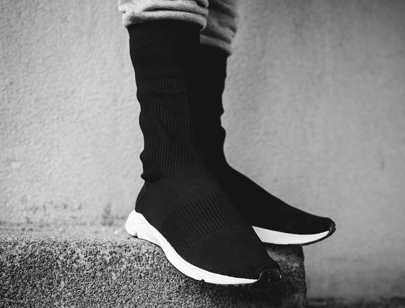 Reebok,Sock Runner,UltraKni Ultra high-top over-sock look!