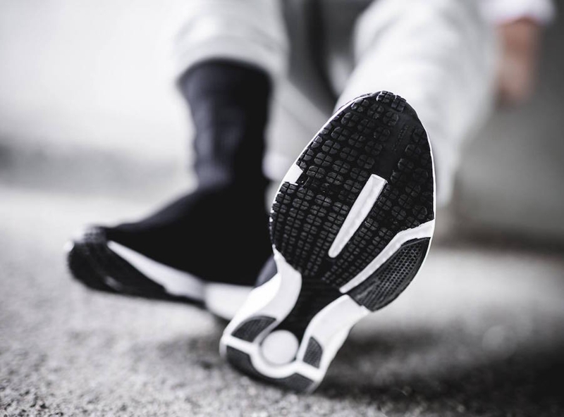 Reebok,Sock Runner,UltraKni Ultra high-top over-sock look!