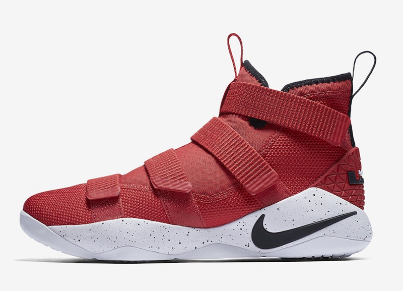 Nike,LeBron Soldier 11,897644-  鲜红装扮！LeBron Soldier 11 “University Red” 即将发售