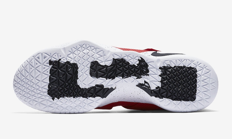 Nike,LeBron Soldier 11,897644-  鲜红装扮！LeBron Soldier 11 “University Red” 即将发售