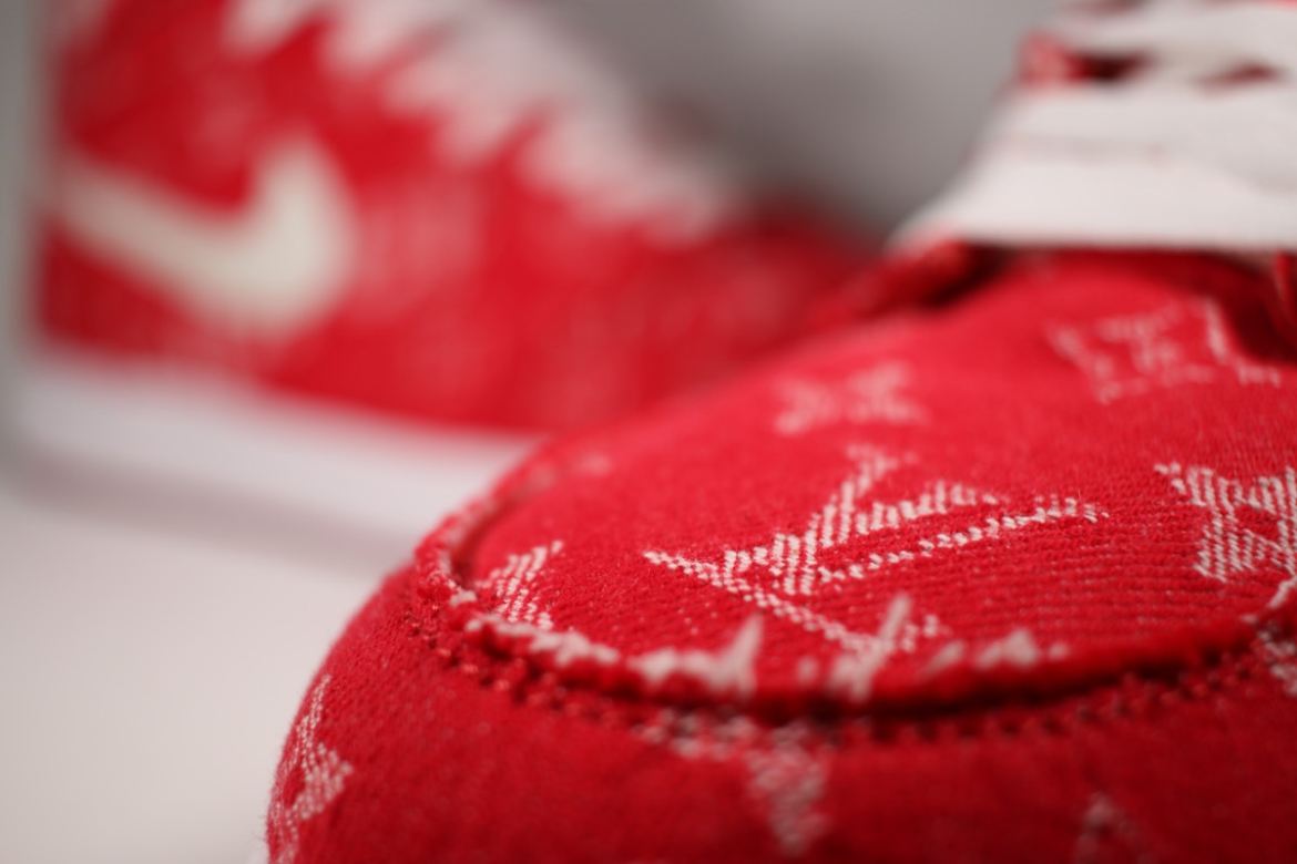 AJ1,Air Jordan 1  奢华细节！定制 AJ1 ＂Supreme x Louis Vuitton＂ 实物欣赏