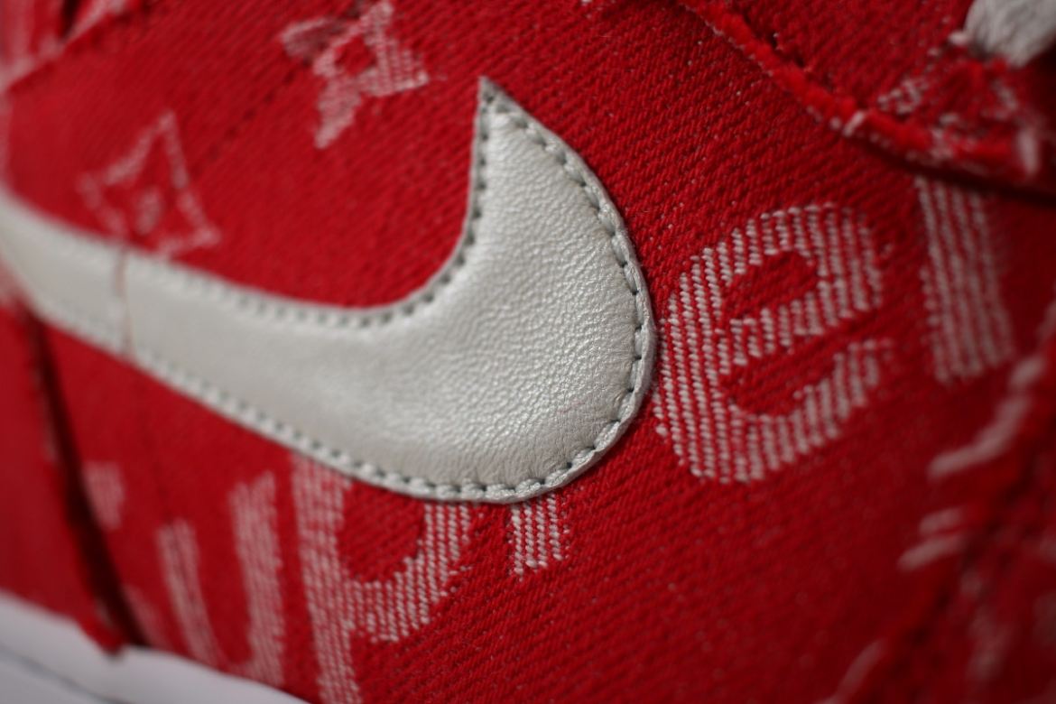 AJ1,Air Jordan 1  奢华细节！定制 AJ1 ＂Supreme x Louis Vuitton＂ 实物欣赏