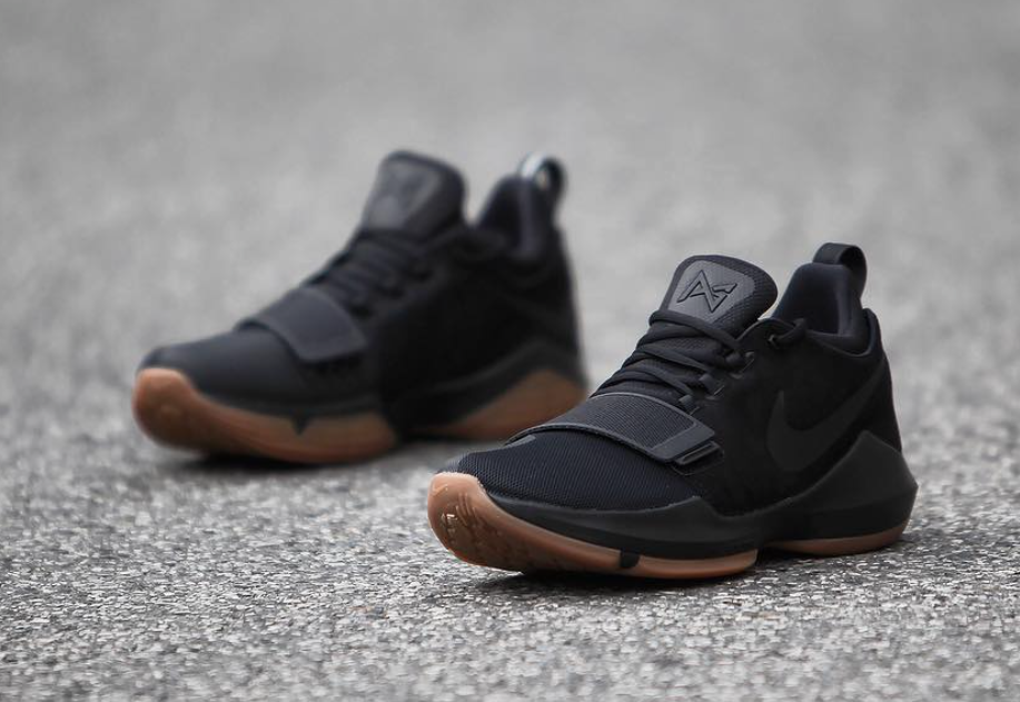 Nike,PG 1,Black Gum,878627-004  沉稳黑生胶！Nike PG 1 “Black Gum” 实物细节近赏 