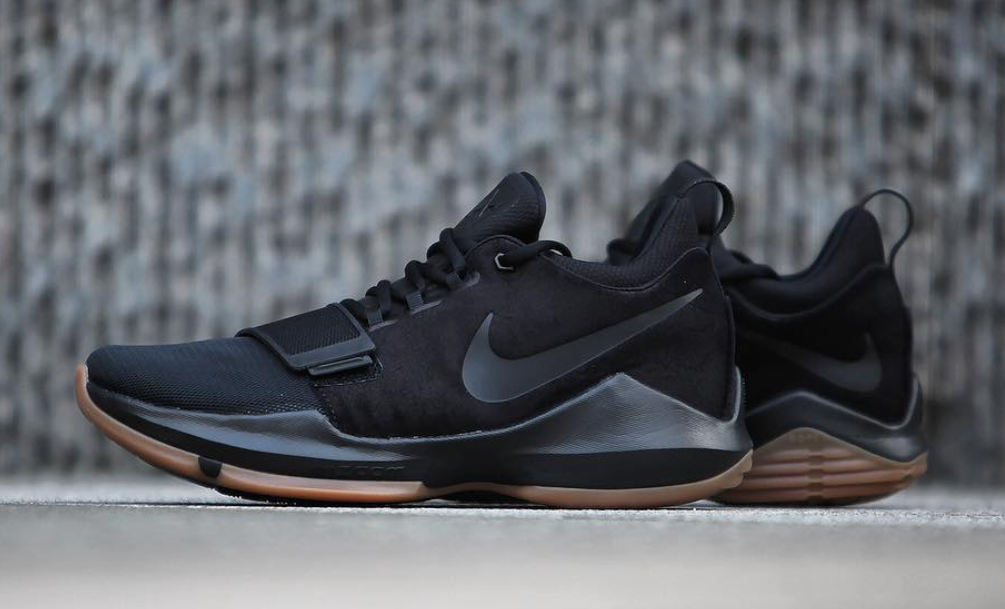 Nike,PG 1,Black Gum,878627-004  沉稳黑生胶！Nike PG 1 “Black Gum” 实物细节近赏 