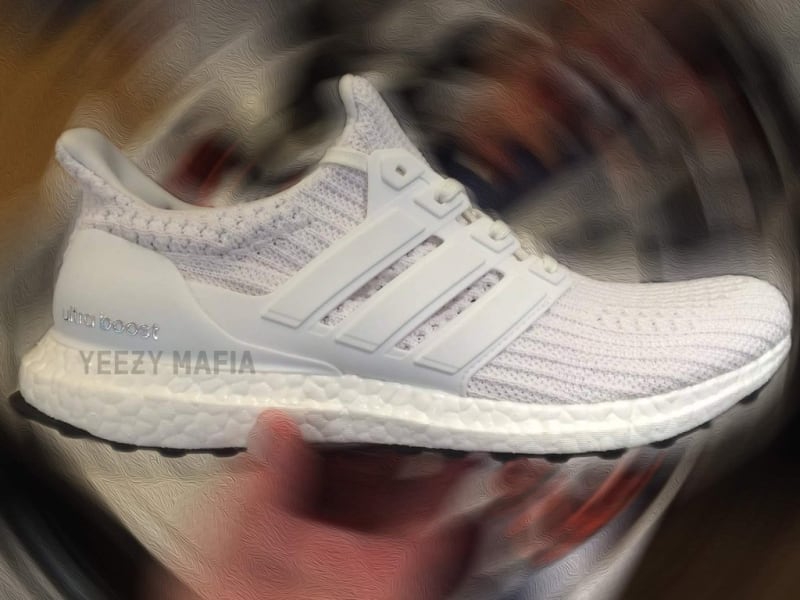 adidas,Ultra Boost 4.0  继续小白鞋！纯白的 Ultra Boost 4.0 你给打几分？