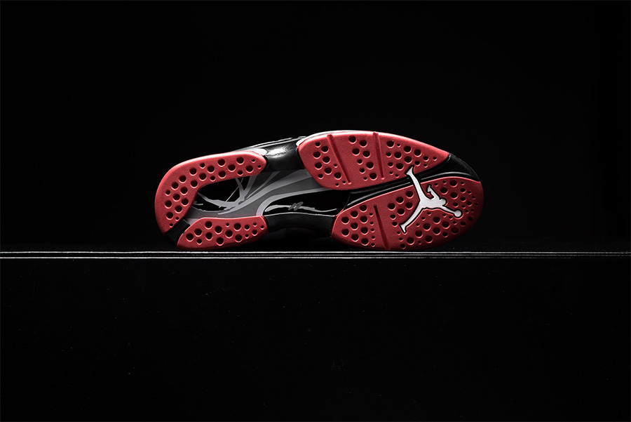 305381-022,AJ8,Air Jordan 8 305381-022AJ8 沉稳又经典！黑红配色 Air Jordan 8 将于下周发售