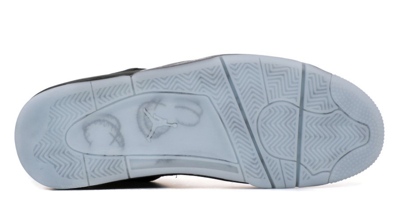 KAWS,Air Jordan 4,AJ4,930155-0 有望本月登场!纯黑 KAWS x Air Jordan 4 细节近赏 KAWS,Air Jordan 4,AJ4,930155-0 有望本月登场!纯黑 KAWS x Air Jordan 4 细节近赏