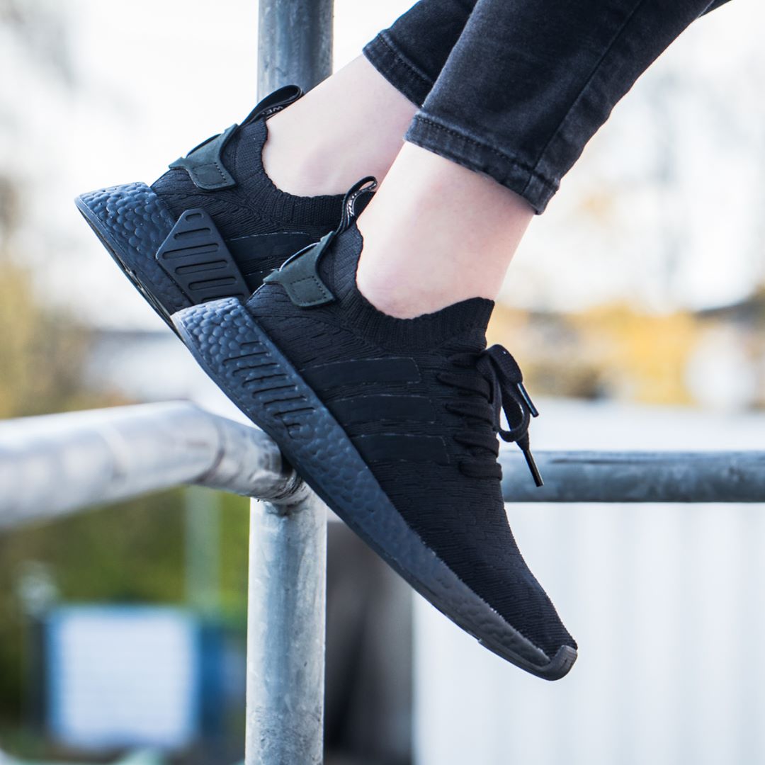 adidas,NMD R2,BY9525  女生专属！黑武士配色 NMD R2 PK 现已发售