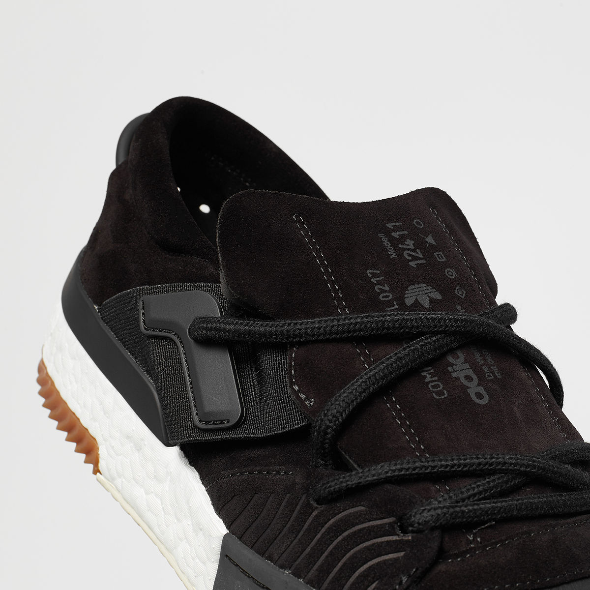 AC6848,AC6847,BBall  低帮终于来了！Alexander Wang x adidas BBall Low 现已发售