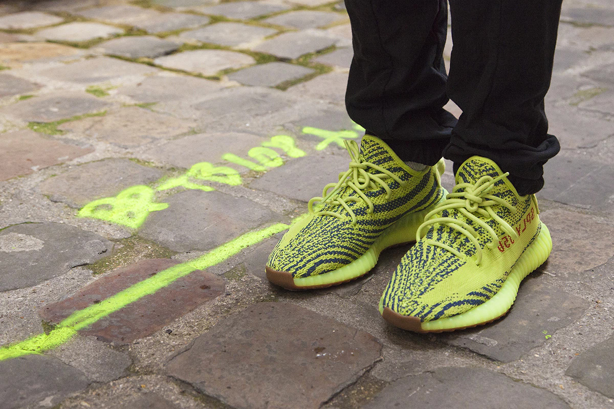 B37572,Yeezy 350 Boost V2,Yeez  市场价 6K5 左右，黄斑马 Yeezy 350 Boost V2 你买到了吗？