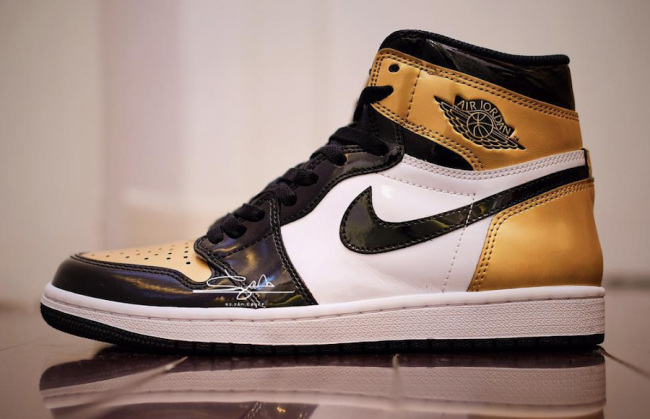 AJ1,Air Jordan 1,AQ7474-001  发售日期确定！黑金脚趾 Air Jordan 1 “Gold Toe” 下月发售！