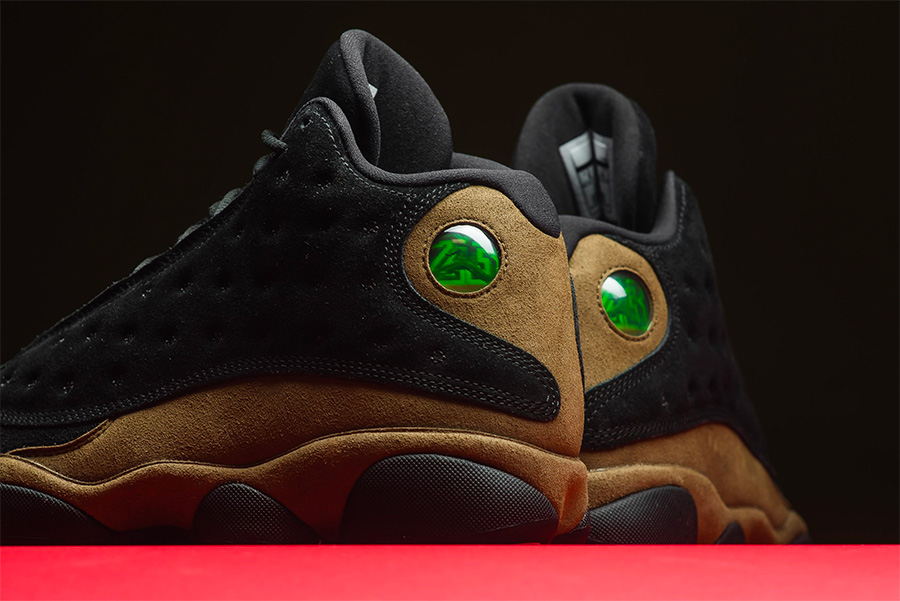 414571-006,AJ13,Air Jordan 13 414571-006 AJ13 这是今年的第一双 Air Jordan 13！黑麂皮示人，营造沉稳质感