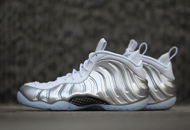 Nike,Air Foamposite One WMNS,C  液态金属质感！Air Foamposite One WMNS “Chrome” 实物美图