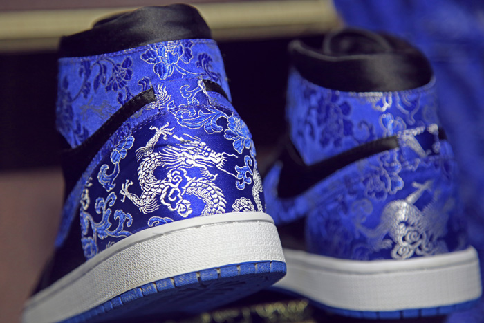AJ1,Air Jordan 1 Chinese style! These two silk Air Jordan 1's will be available soon!